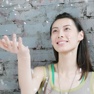 范冰冰扒开粉嫩尿囗让男人桶
